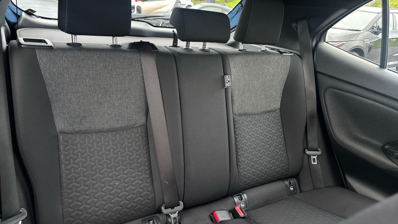 Toyota Yaris Cross 1.5 Hybrid Design 5dr CVT Hybrid Estate